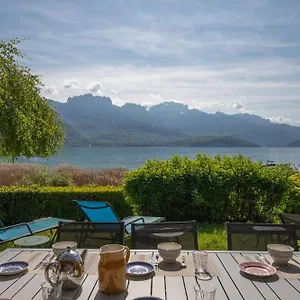  Villa Savoielac - D'annecy - - Bord De : Poisson Rouge